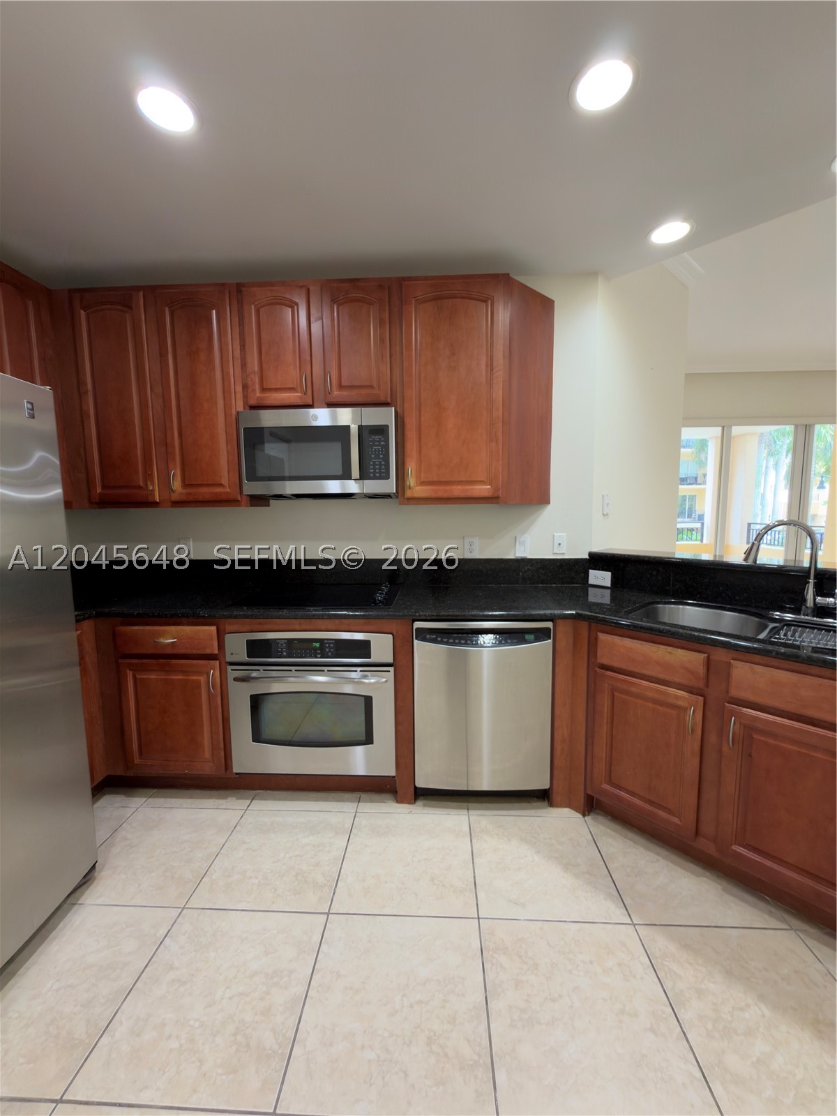 16100 Emerald Estates Dr #281, Weston FL 33331