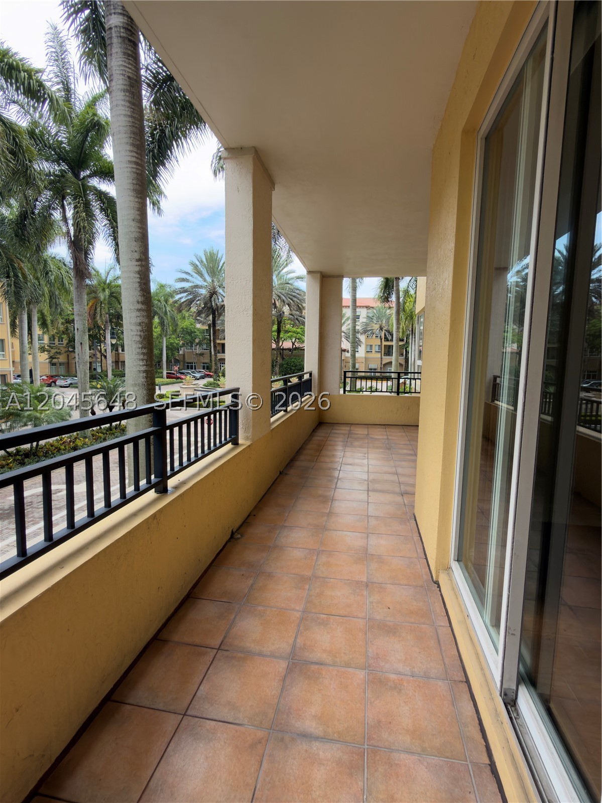 16100 Emerald Estates Dr #281, Weston FL 33331