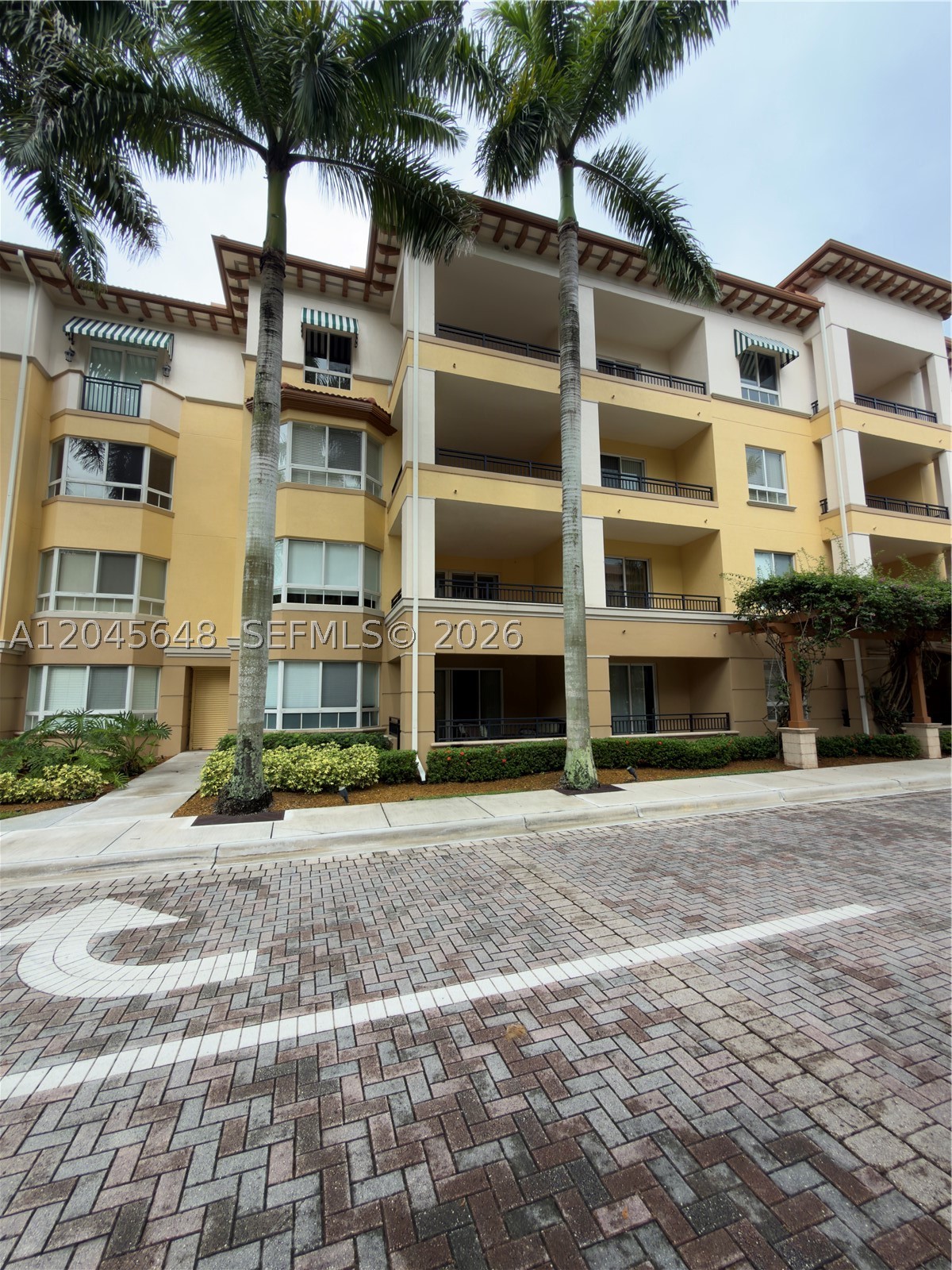 16100 Emerald Estates Dr #281, Weston FL 33331