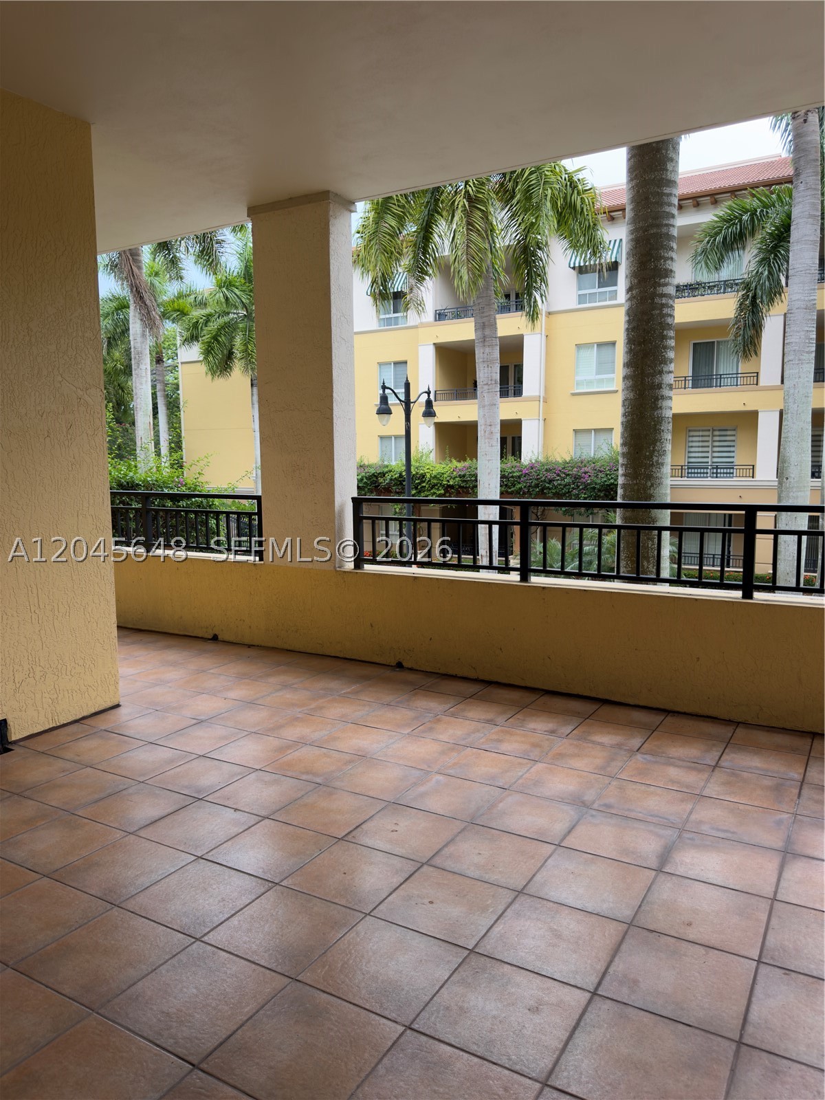 16100 Emerald Estates Dr #281, Weston FL 33331