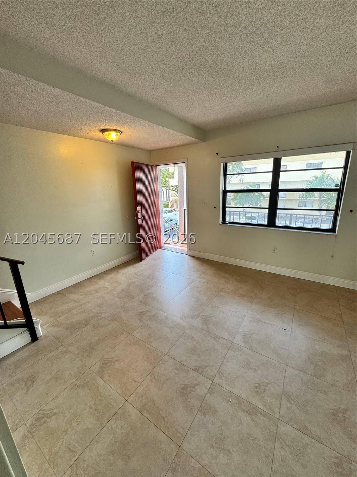 421 Swallow Dr #10, Miami Springs FL 33166