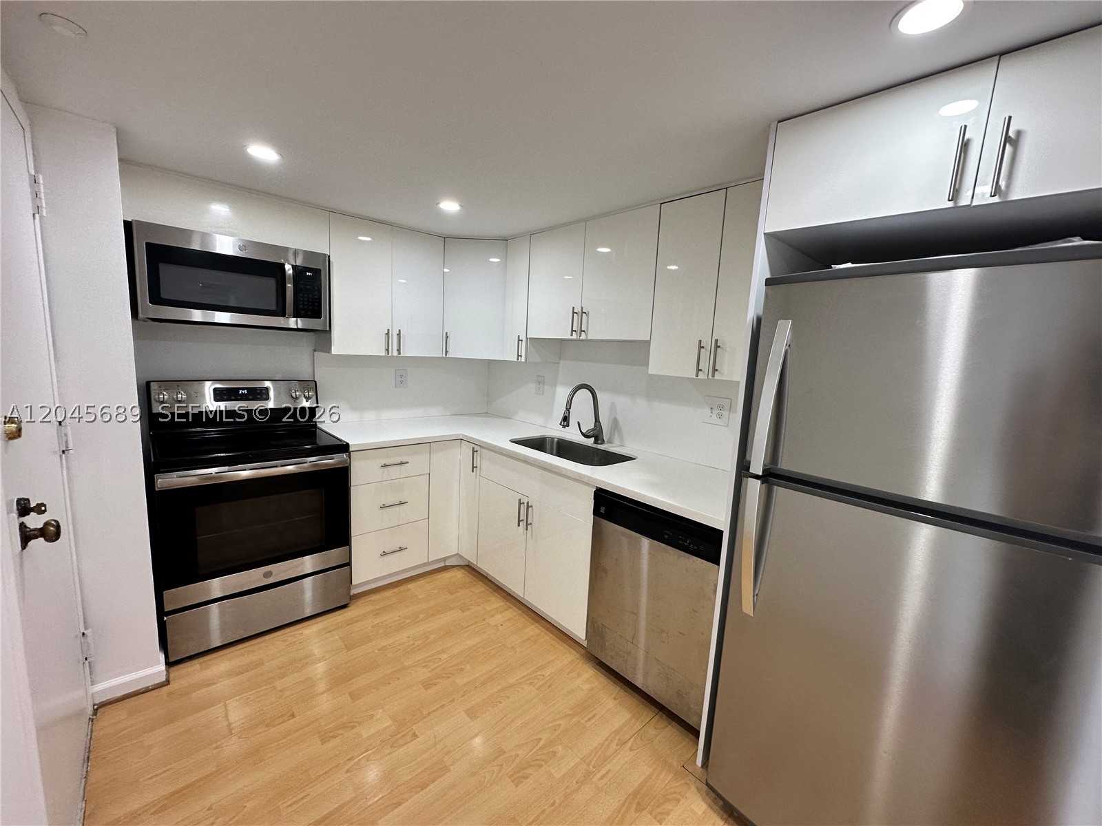 2333 Brickell Ave #1610, Miami FL 33129