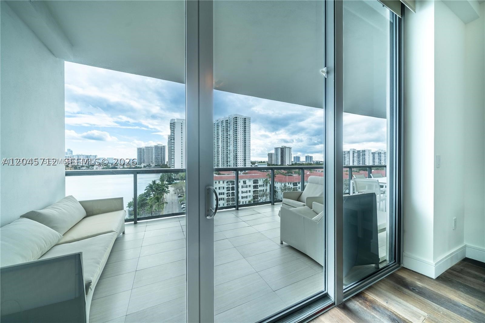 3300 NE 188th St #710, Aventura FL 33180