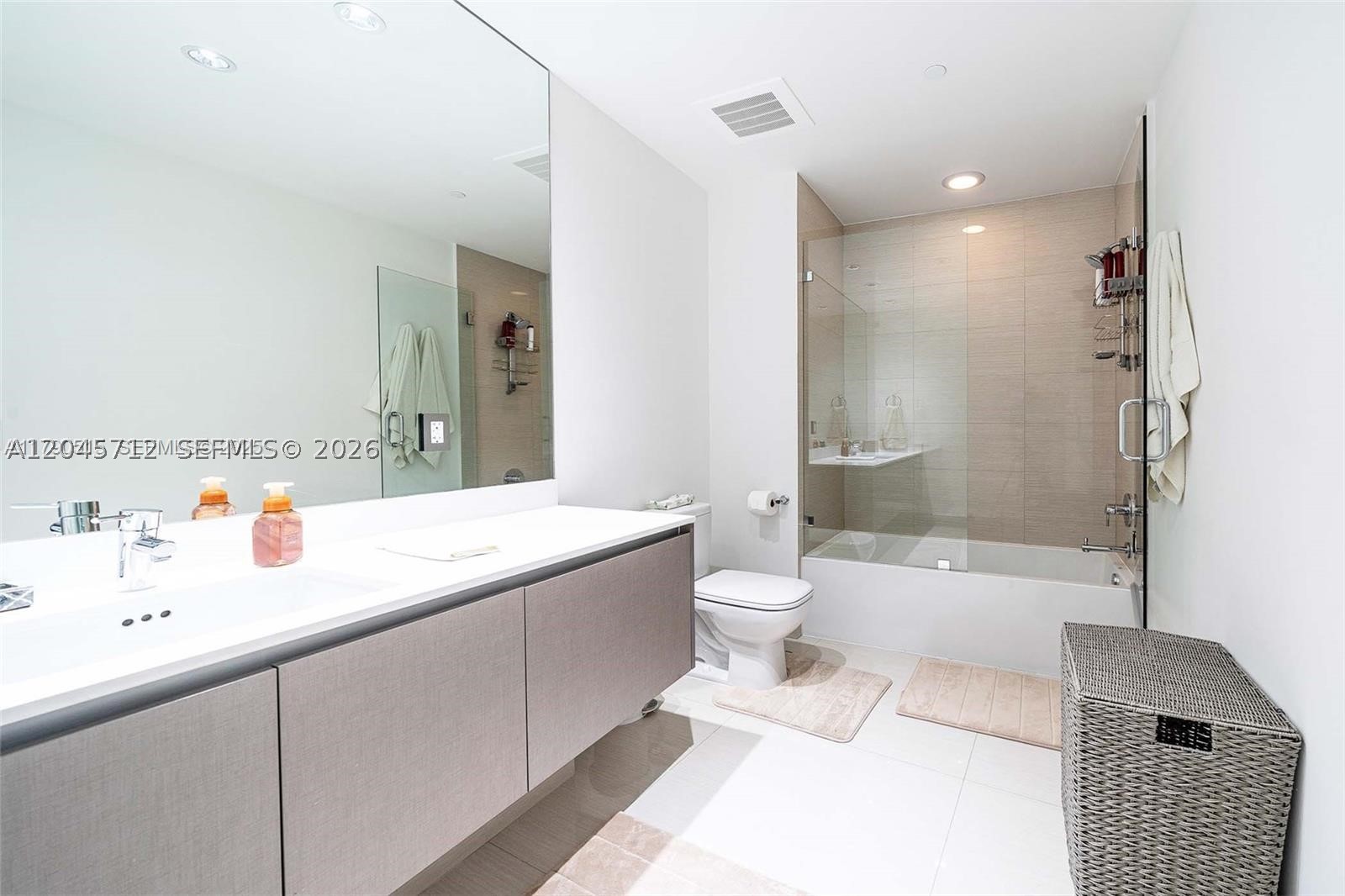 3300 NE 188th St #710, Aventura FL 33180