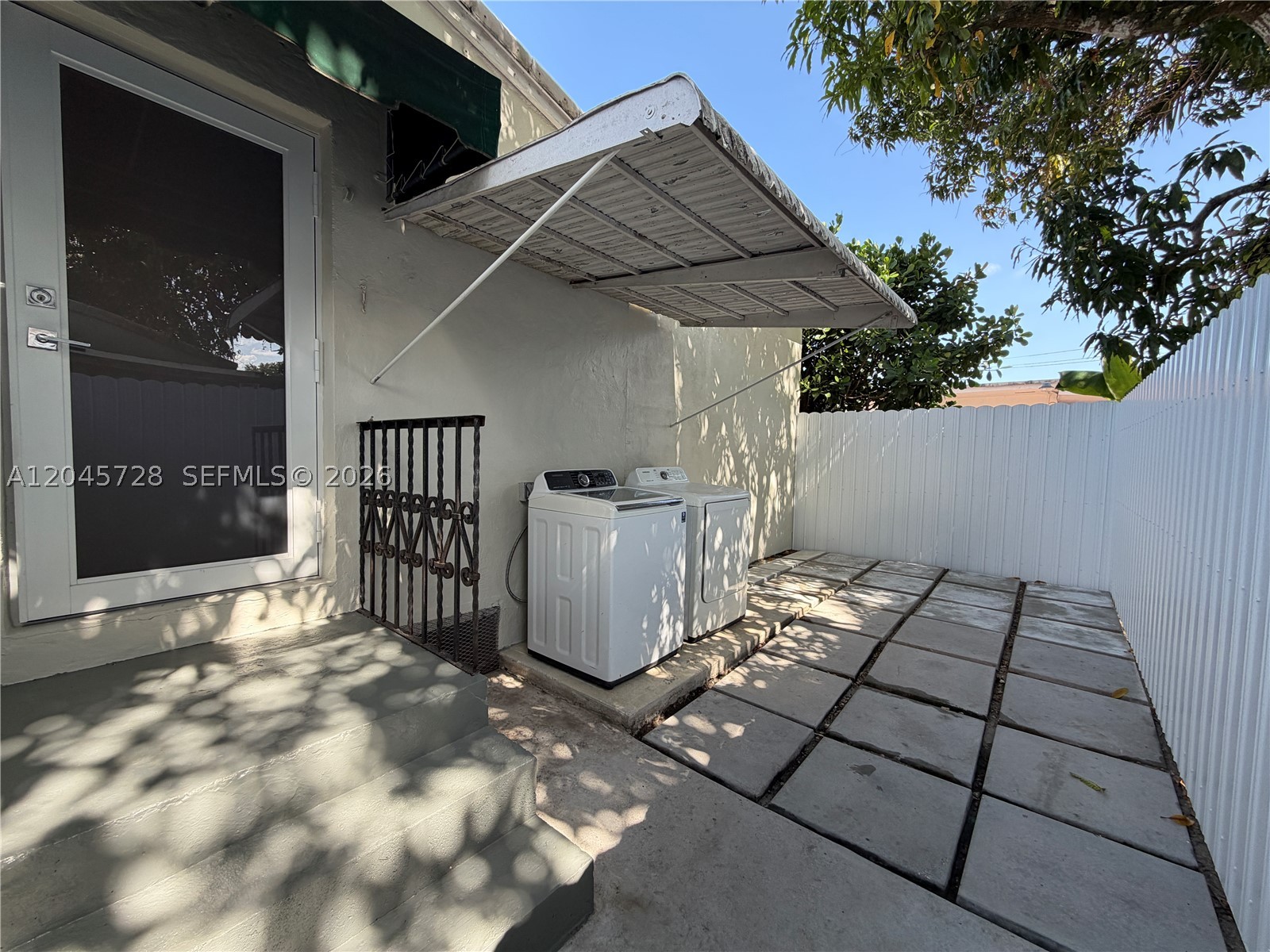 2112 SW 60th Ct, Miami FL 33155
