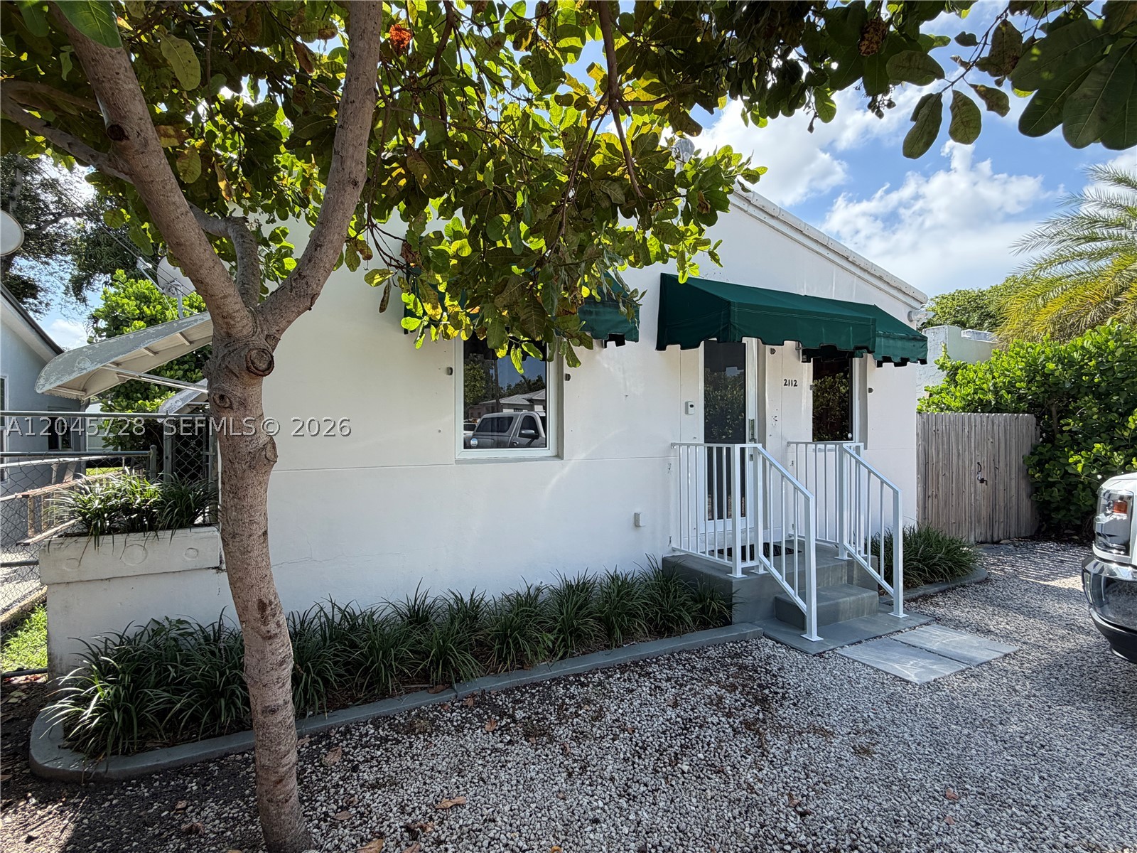 2112 SW 60th Ct, Miami FL 33155