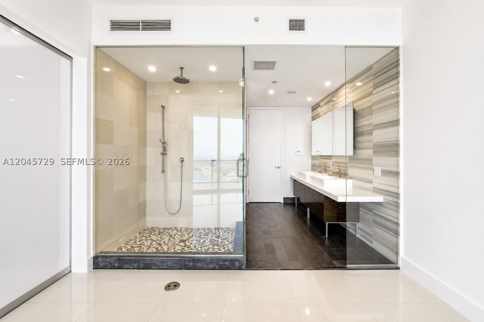 1100 Biscayne Blvd #4402, Miami FL 33132