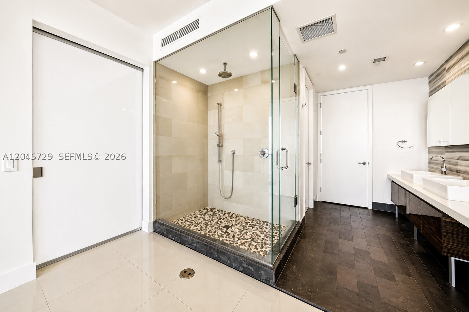 1100 Biscayne Blvd #4402, Miami FL 33132