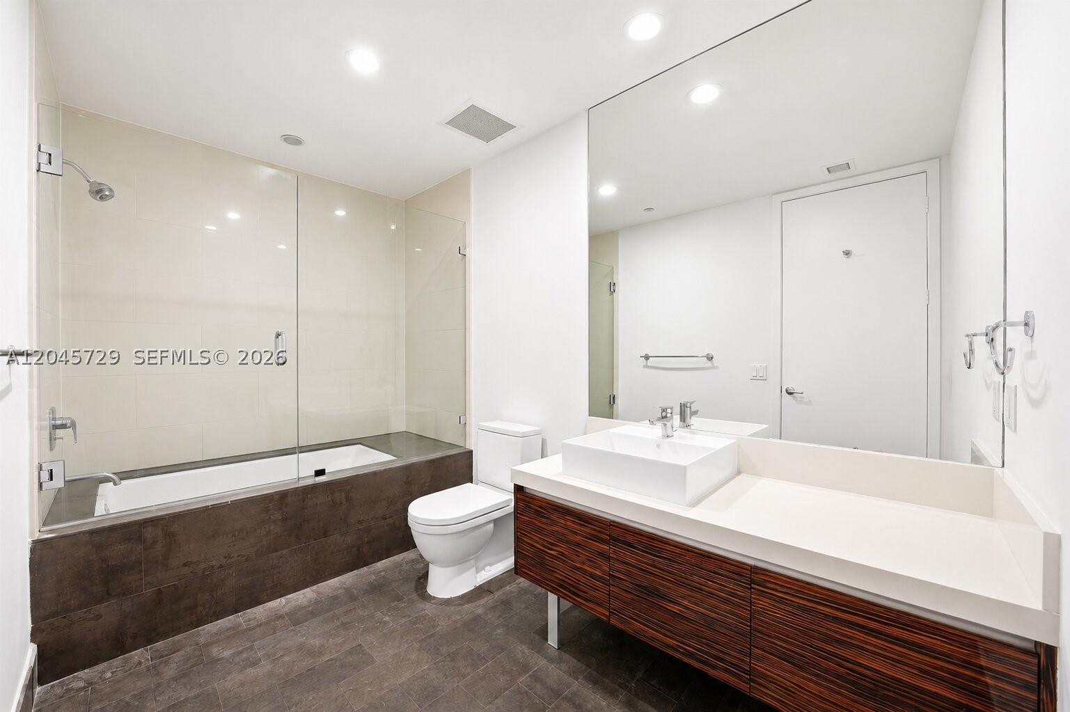 1100 Biscayne Blvd #4402, Miami FL 33132