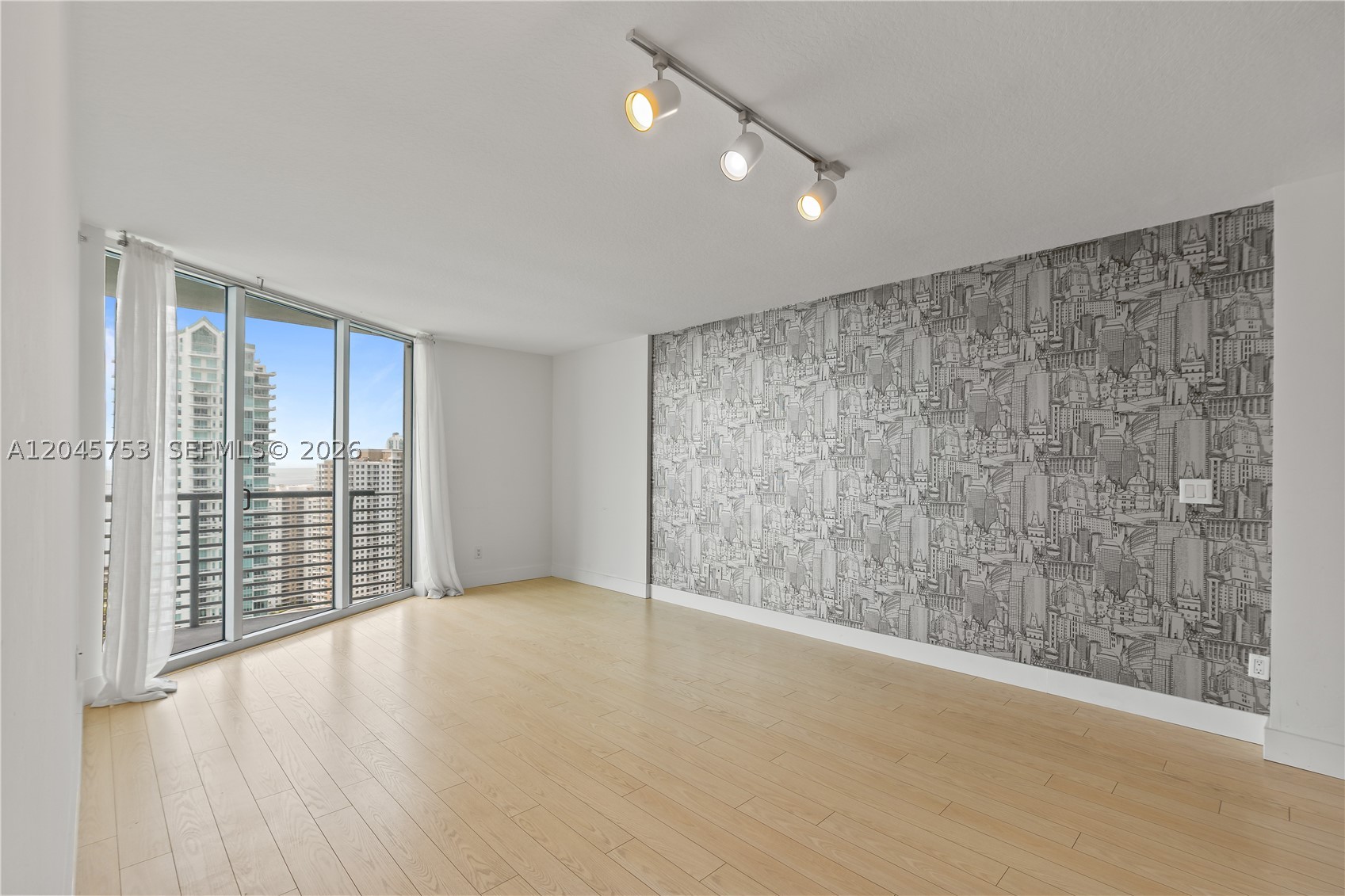 335 S Biscayne Blvd #3503, Miami FL 33131