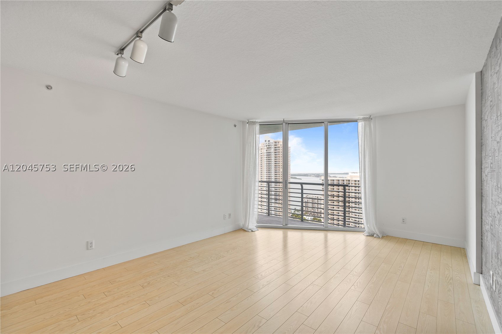 335 S Biscayne Blvd #3503, Miami FL 33131
