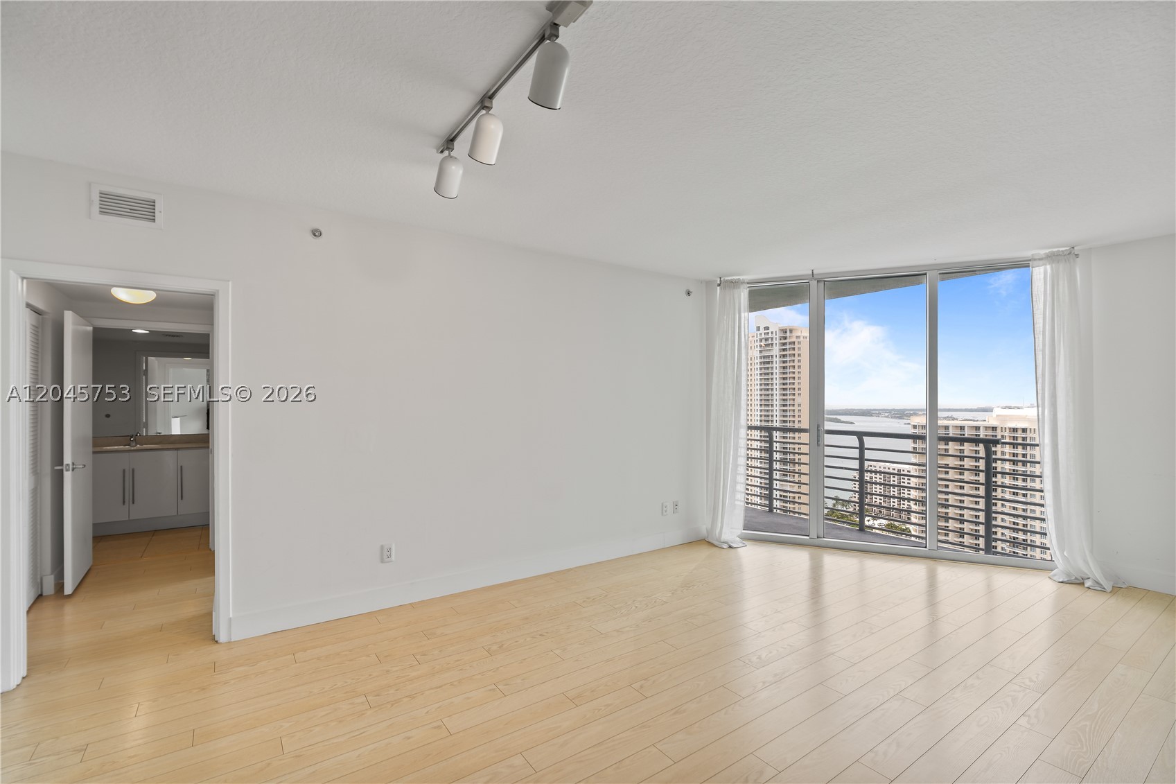 335 S Biscayne Blvd #3503, Miami FL 33131