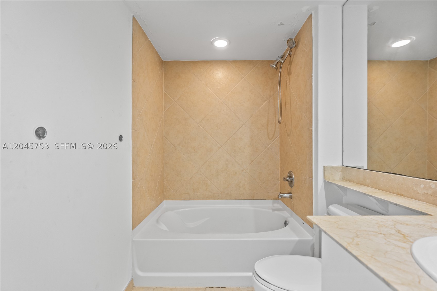 335 S Biscayne Blvd #3503, Miami FL 33131