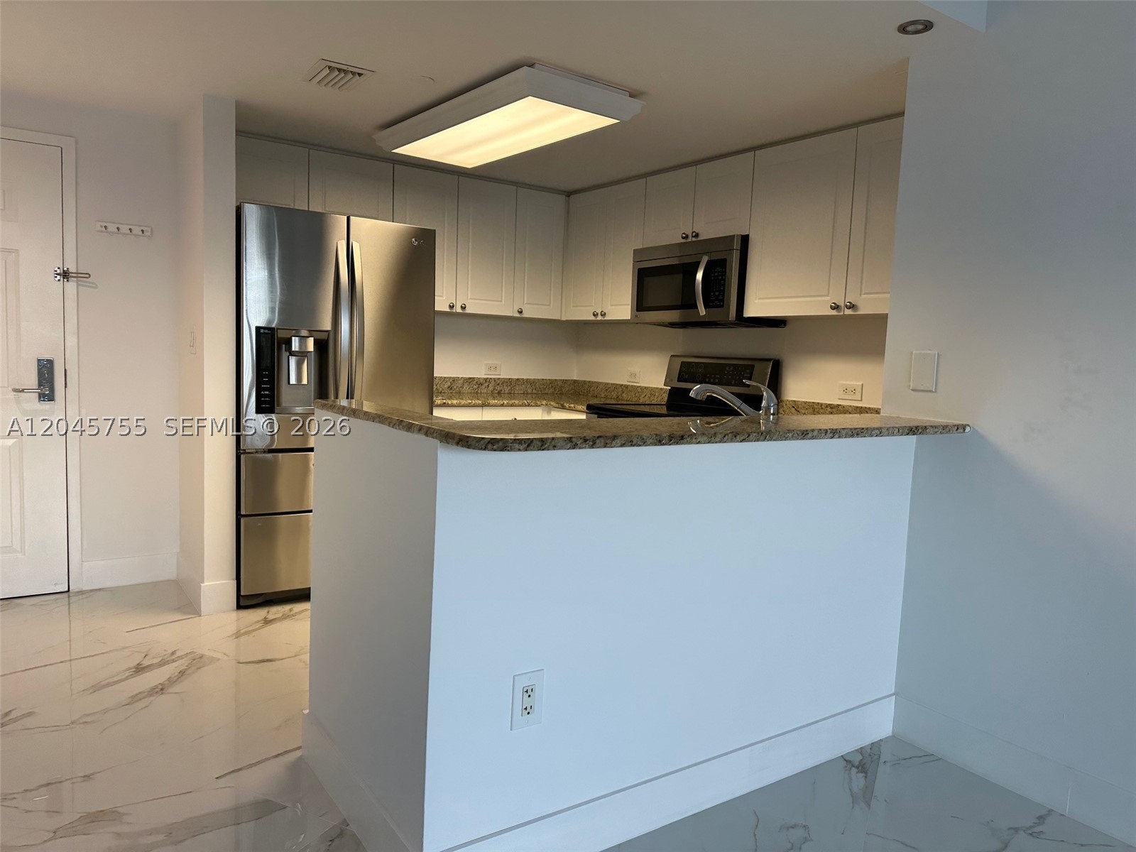 19501 W Country Club Dr #406, Aventura FL 33180