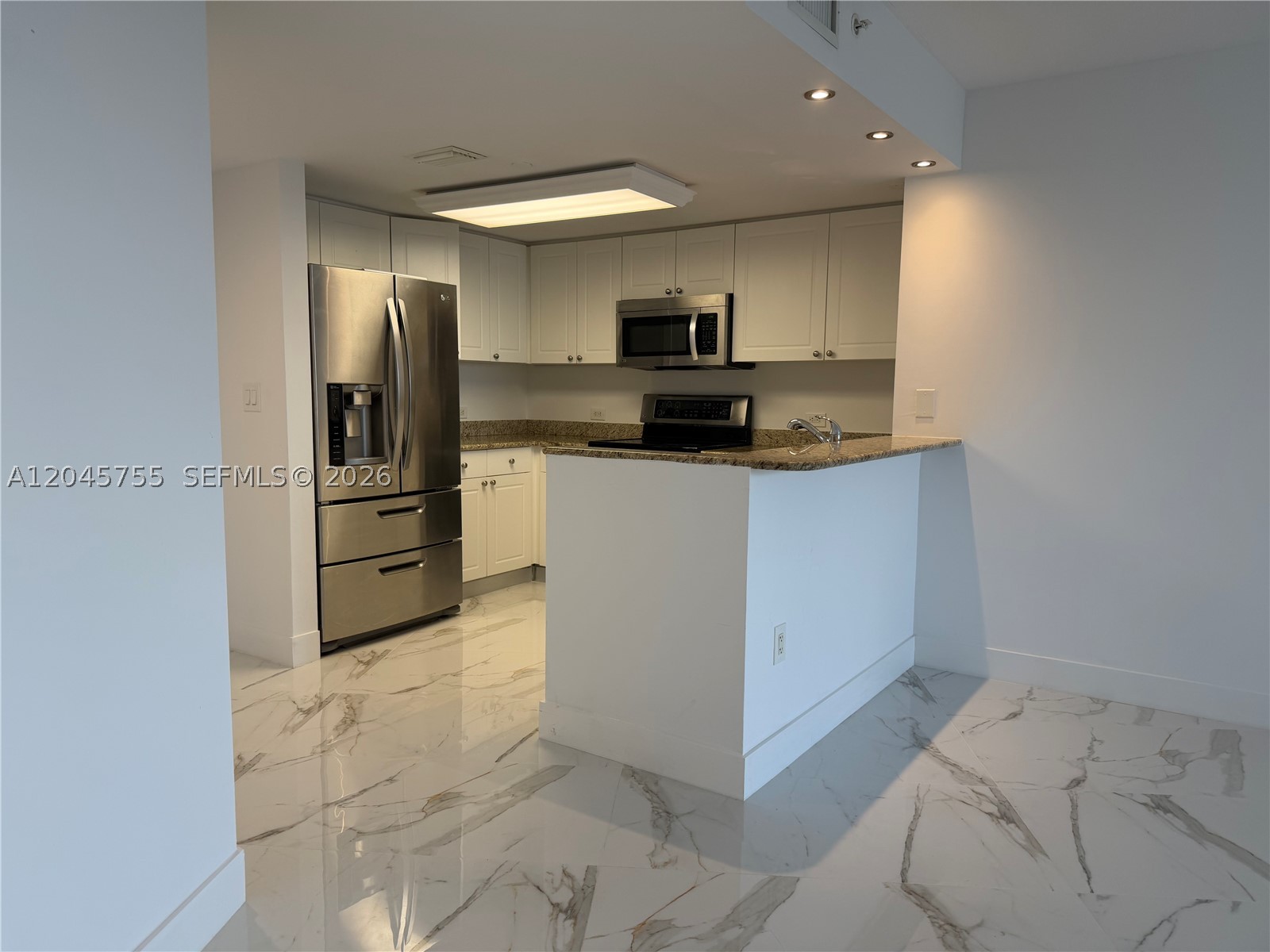 19501 W Country Club Dr #406, Aventura FL 33180