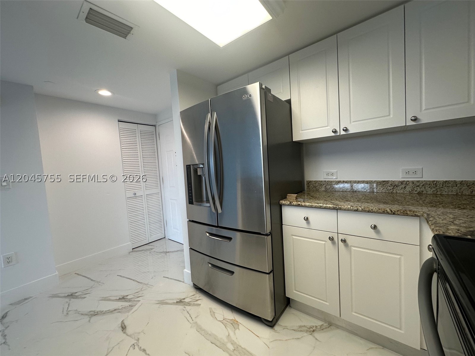 19501 W Country Club Dr #406, Aventura FL 33180