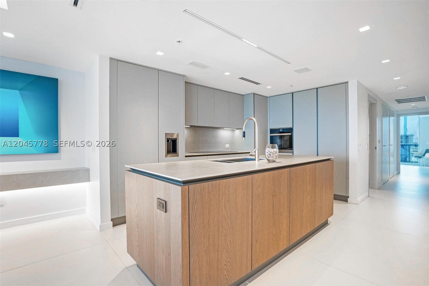 3801 Collins Ave #1503, Miami Beach FL 33140