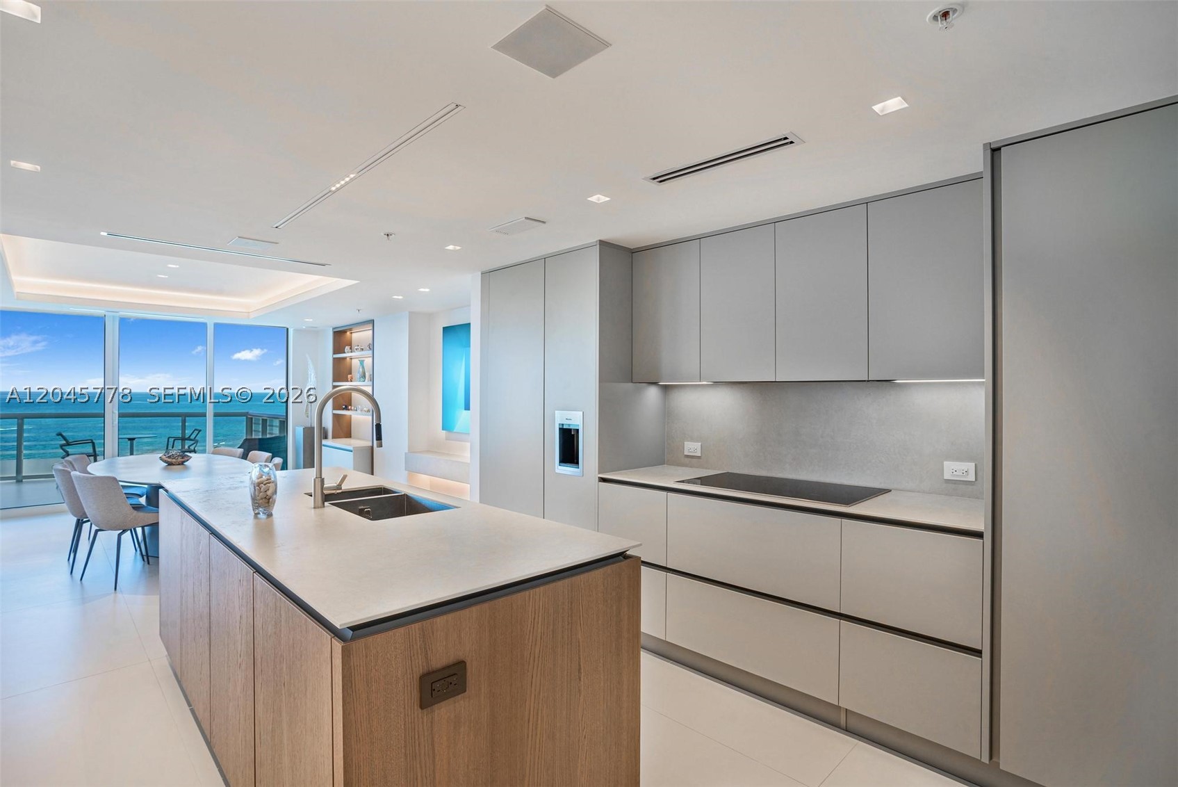 3801 Collins Ave #1503, Miami Beach FL 33140