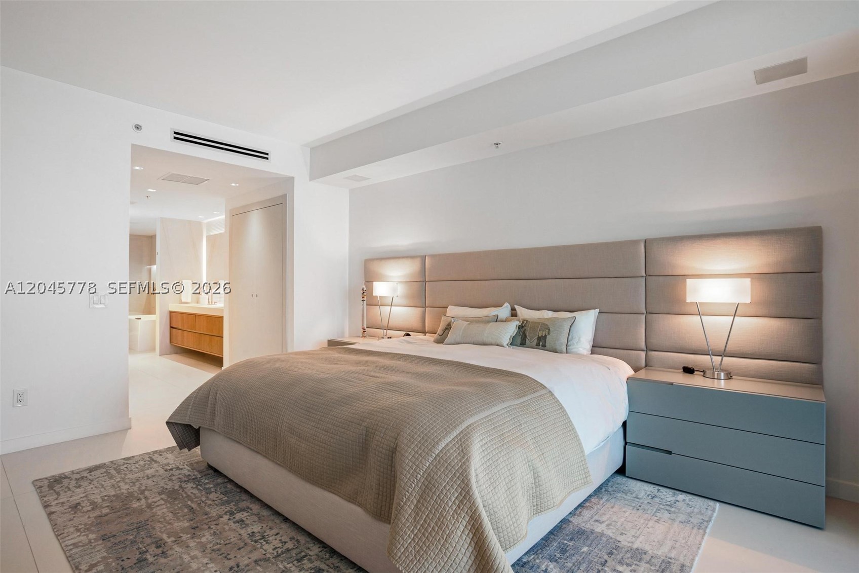 3801 Collins Ave #1503, Miami Beach FL 33140