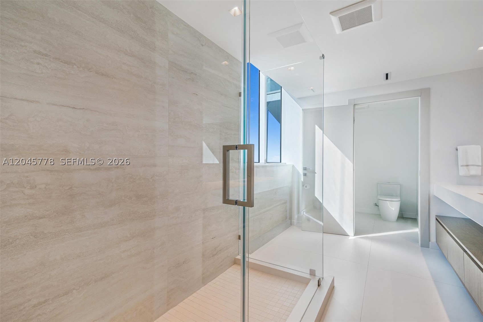 3801 Collins Ave #1503, Miami Beach FL 33140
