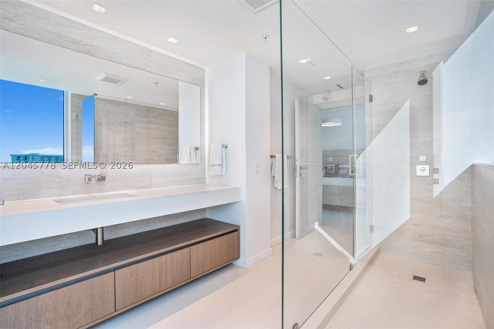 3801 Collins Ave #1503, Miami Beach FL 33140