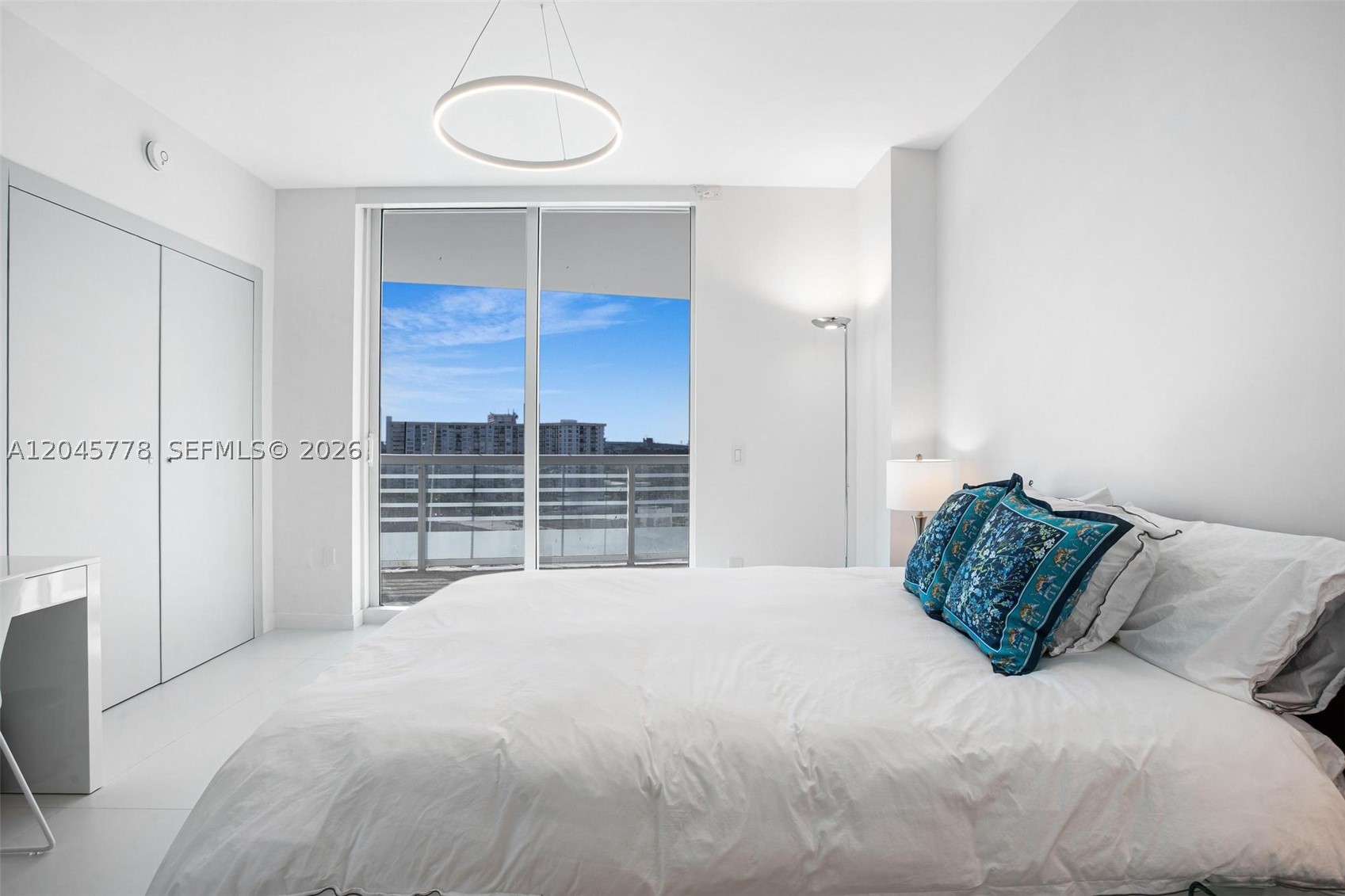 3801 Collins Ave #1503, Miami Beach FL 33140