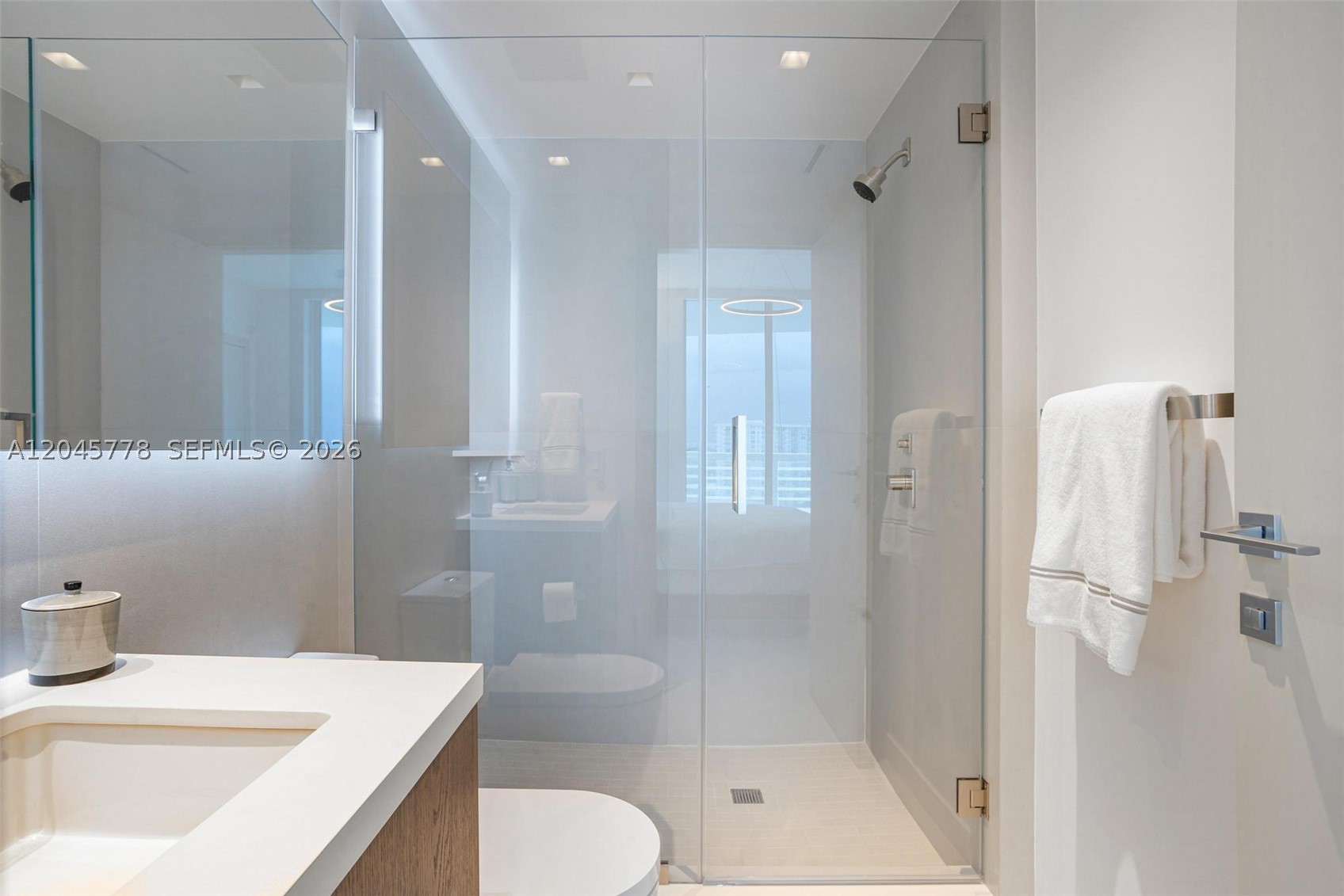 3801 Collins Ave #1503, Miami Beach FL 33140