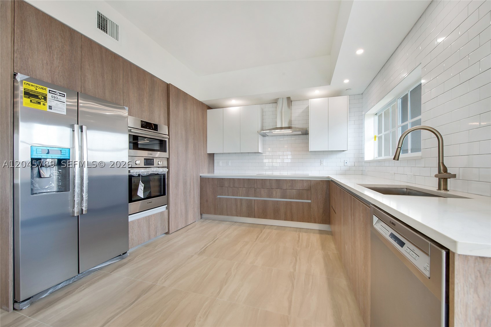 120 Salamanca Ave #PH, Coral Gables FL 33134