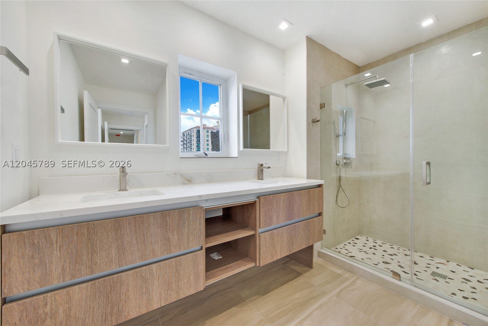 120 Salamanca Ave #PH, Coral Gables FL 33134