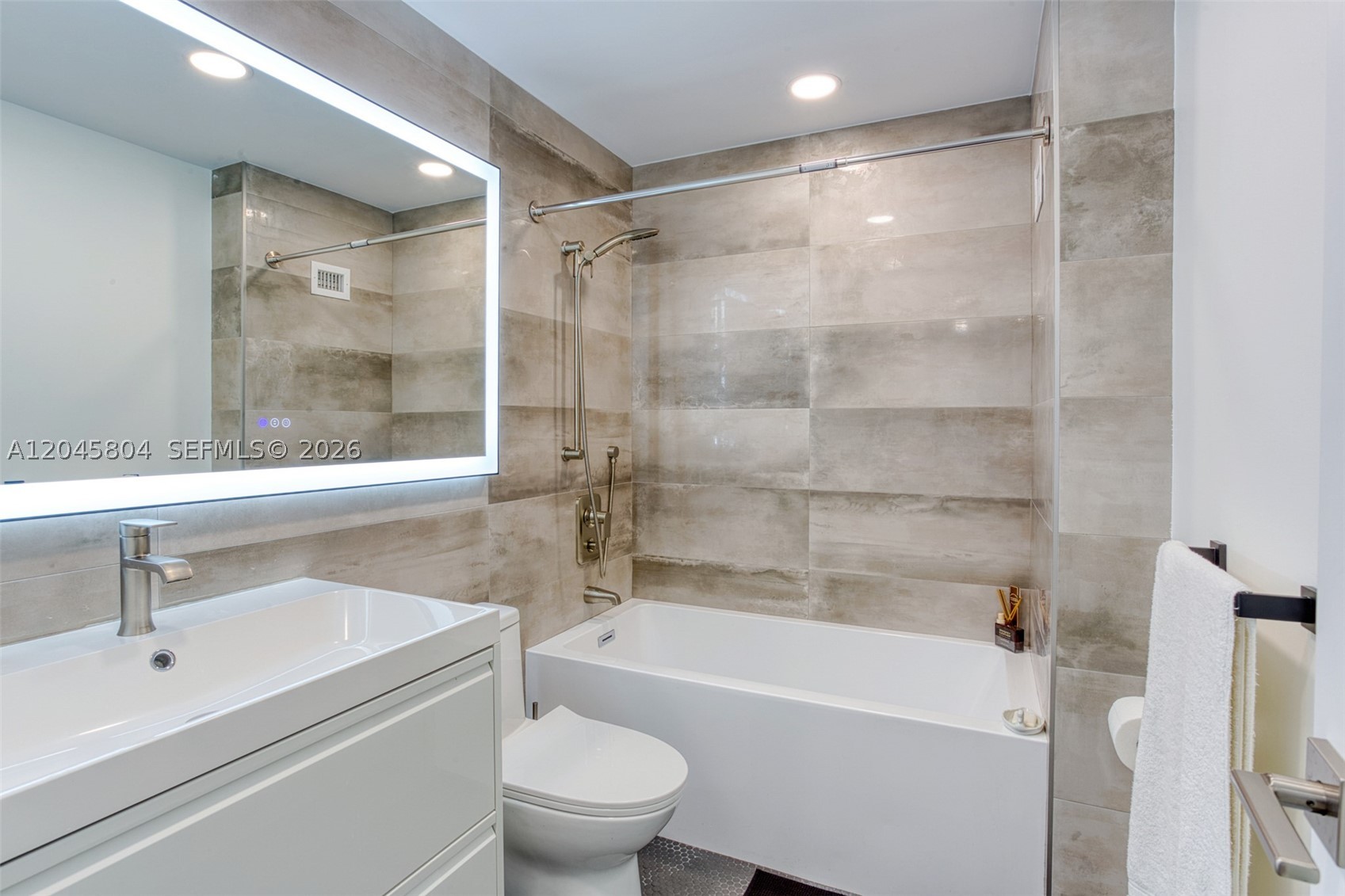 1500 S Ocean Dr #PHE, Hollywood FL 33019