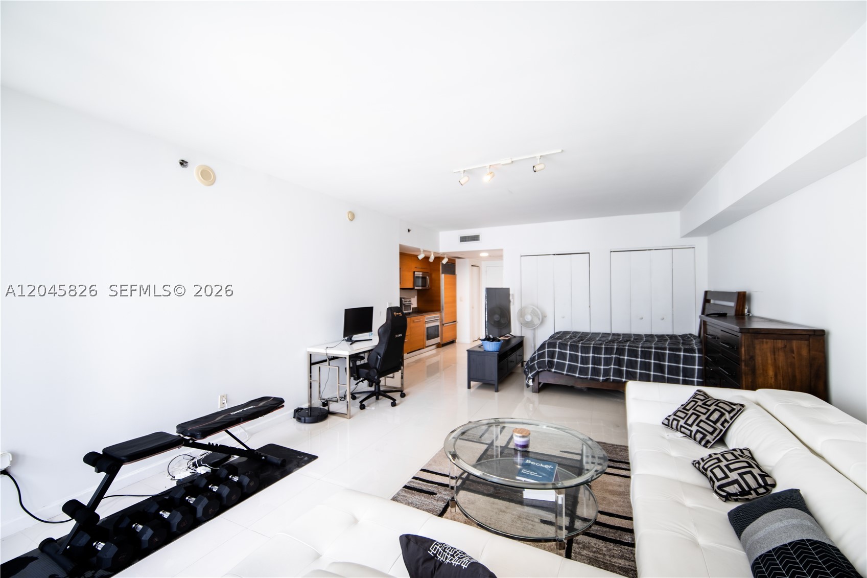 475 Brickell Ave #2010, Miami FL 33131