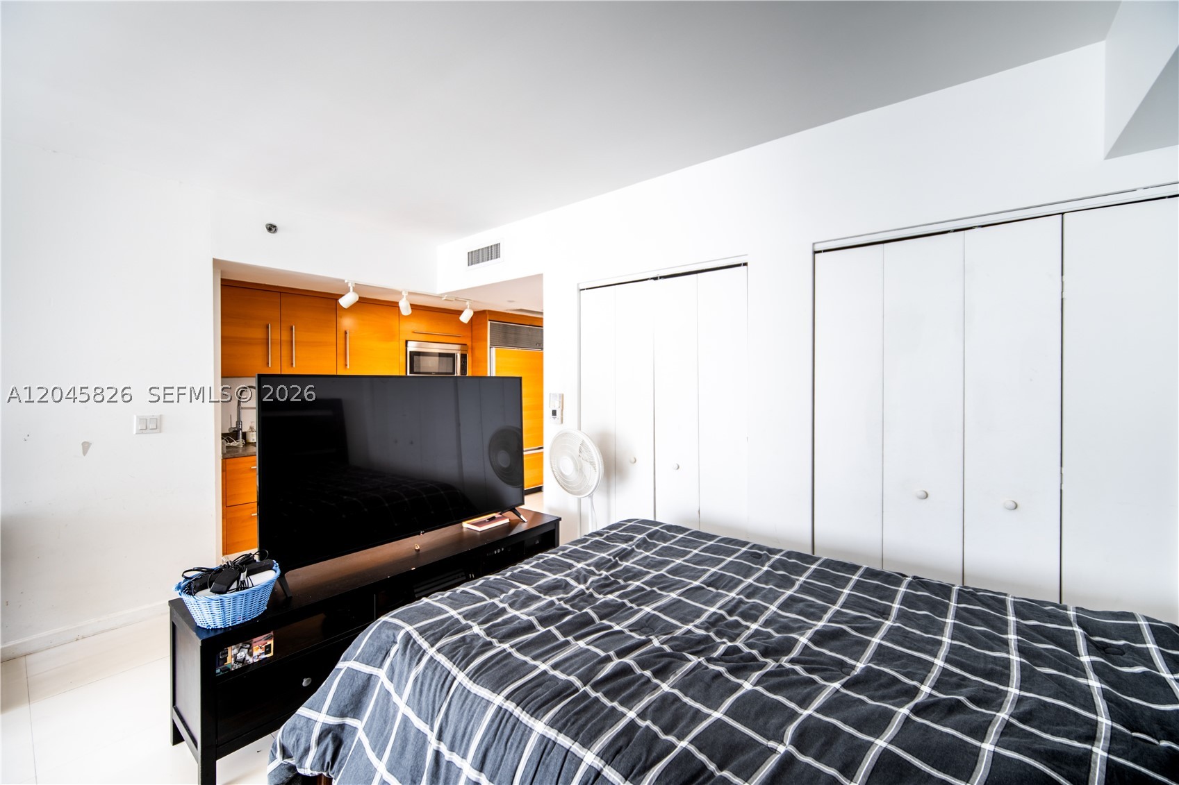 475 Brickell Ave #2010, Miami FL 33131
