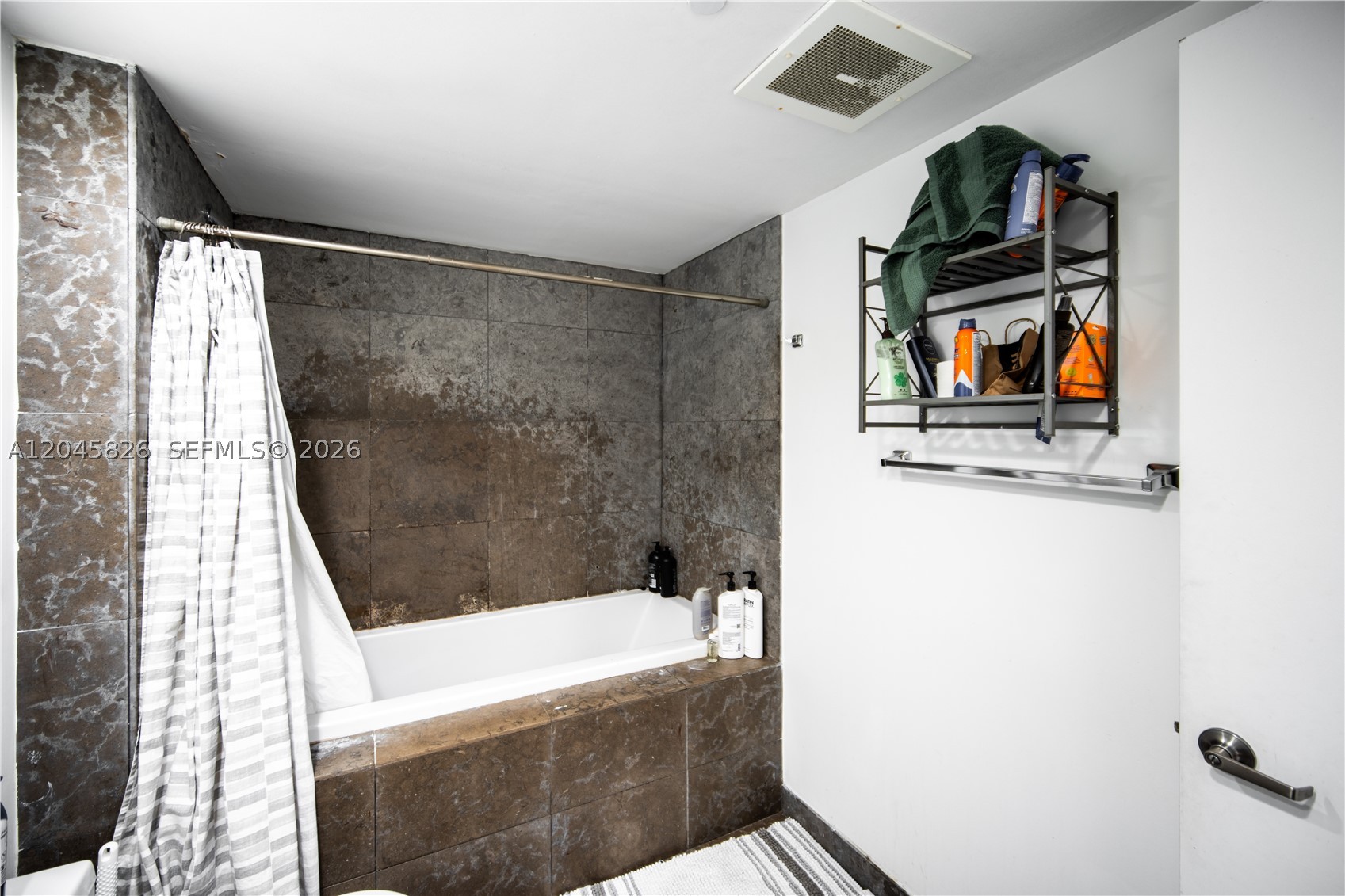 475 Brickell Ave #2010, Miami FL 33131