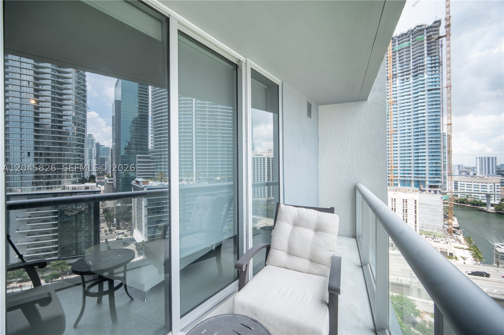 475 Brickell Ave #2010, Miami FL 33131