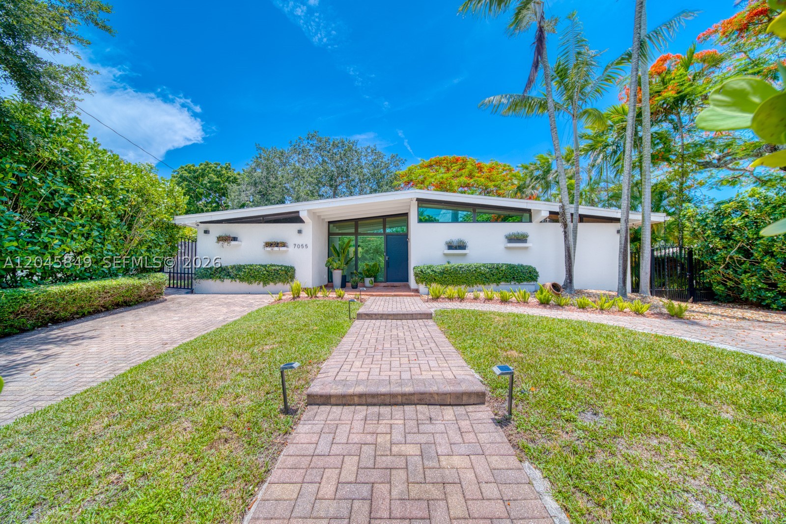 7055 SW 84th Ave, Miami FL 33143