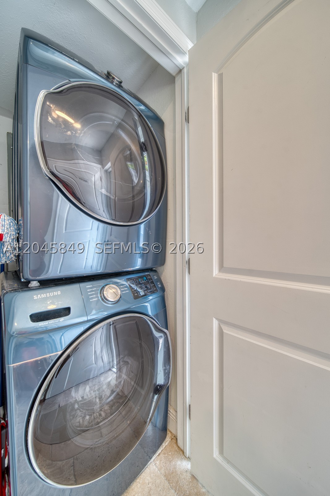 7055 SW 84th Ave, Miami FL 33143