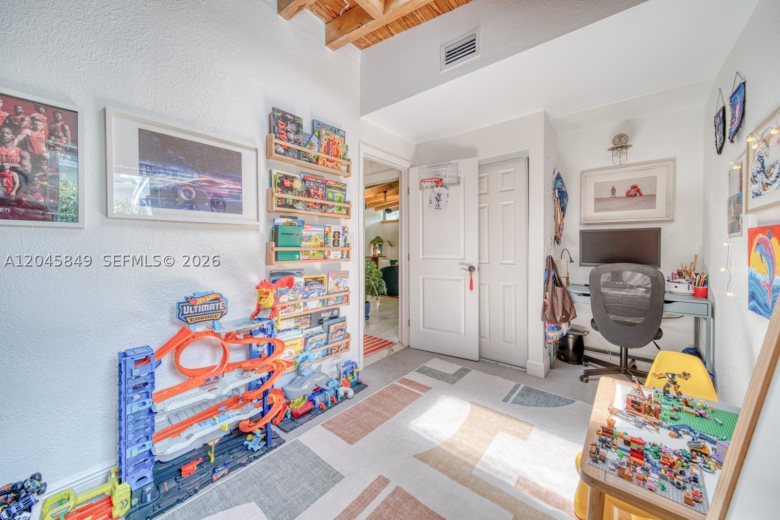 7055 SW 84th Ave, Miami FL 33143
