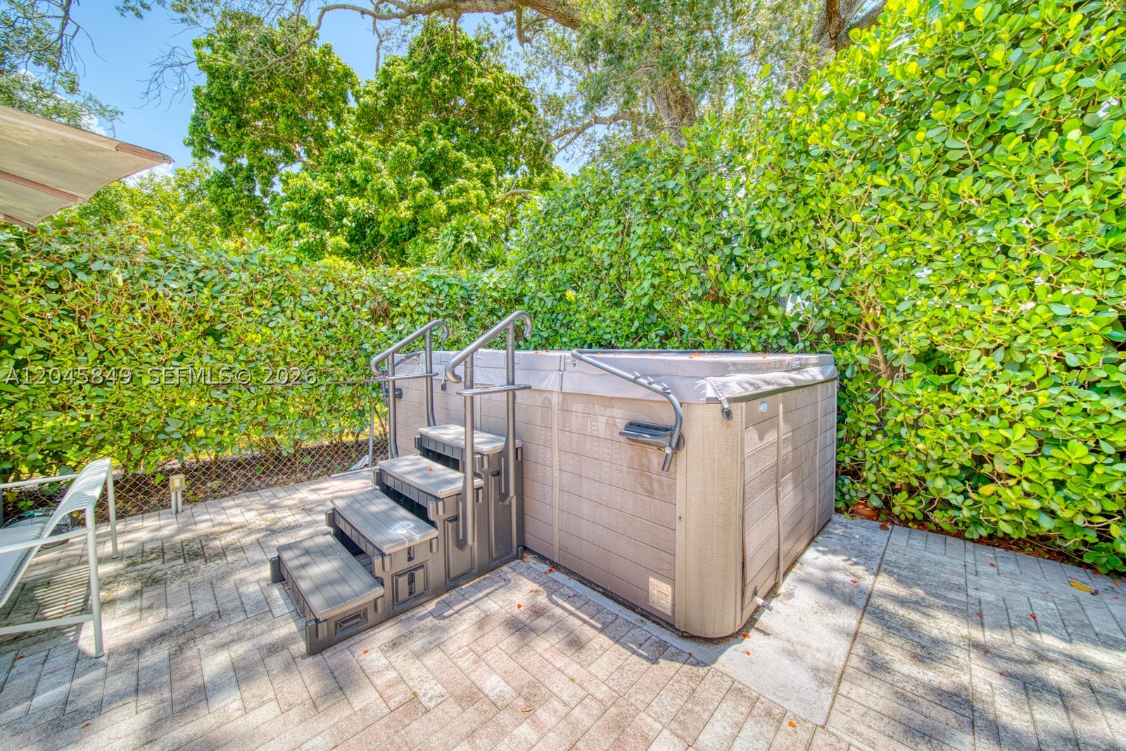 7055 SW 84th Ave, Miami FL 33143