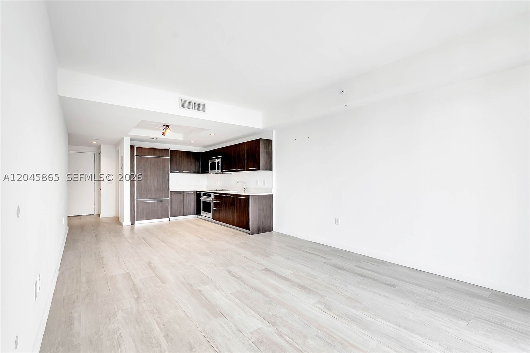 55 SW 9th St #3104, Miami FL 33130