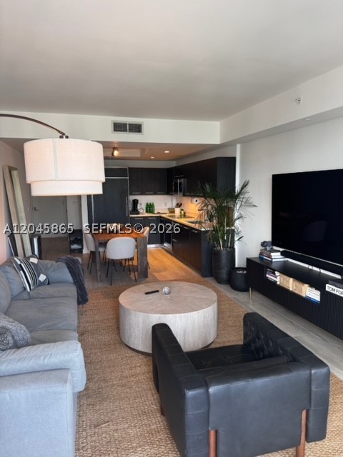55 SW 9th St #3104, Miami FL 33130