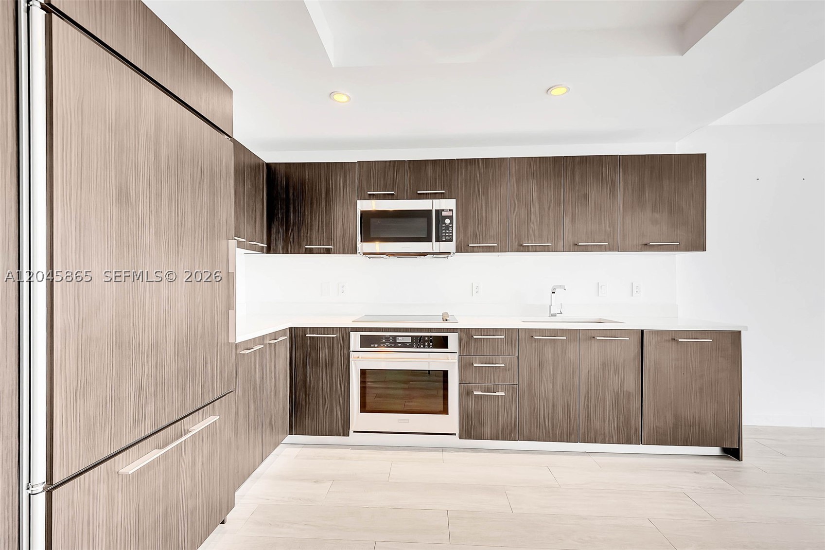 55 SW 9th St #3104, Miami FL 33130