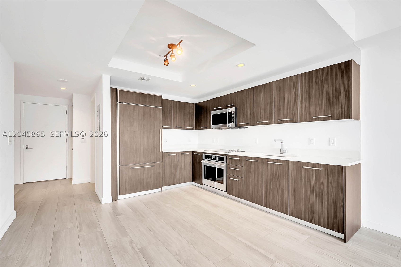 55 SW 9th St #3104, Miami FL 33130