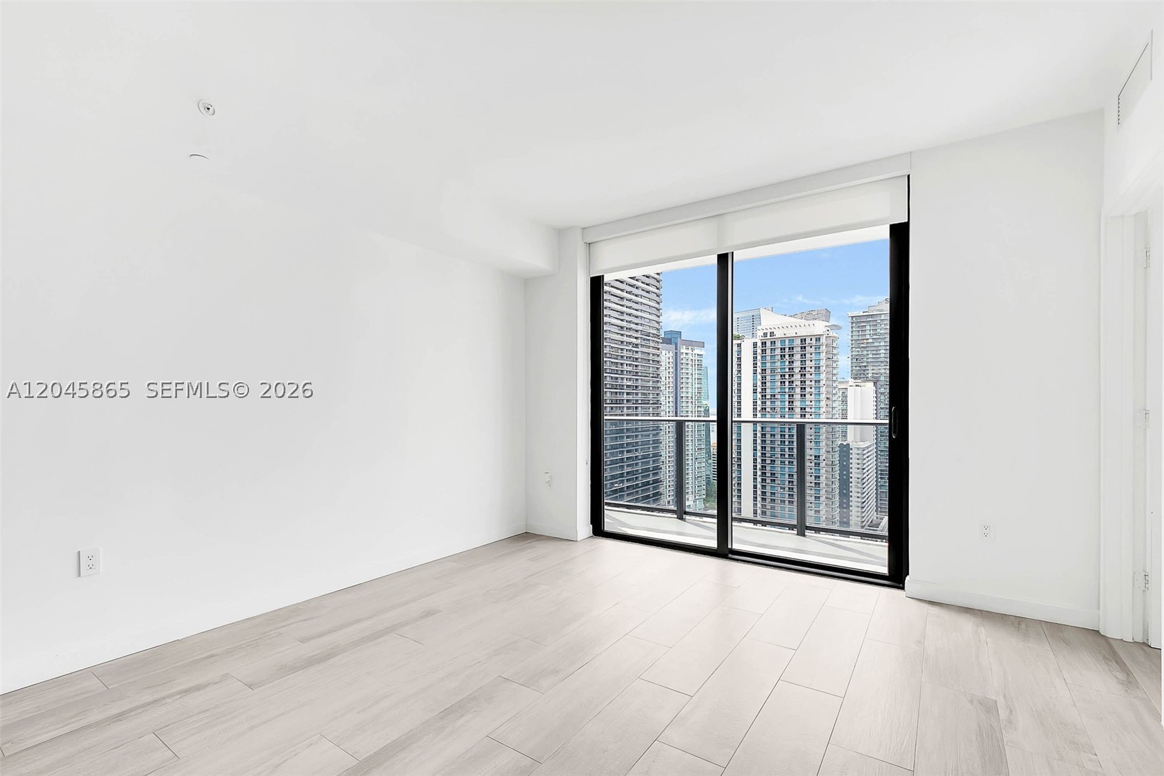 55 SW 9th St #3104, Miami FL 33130