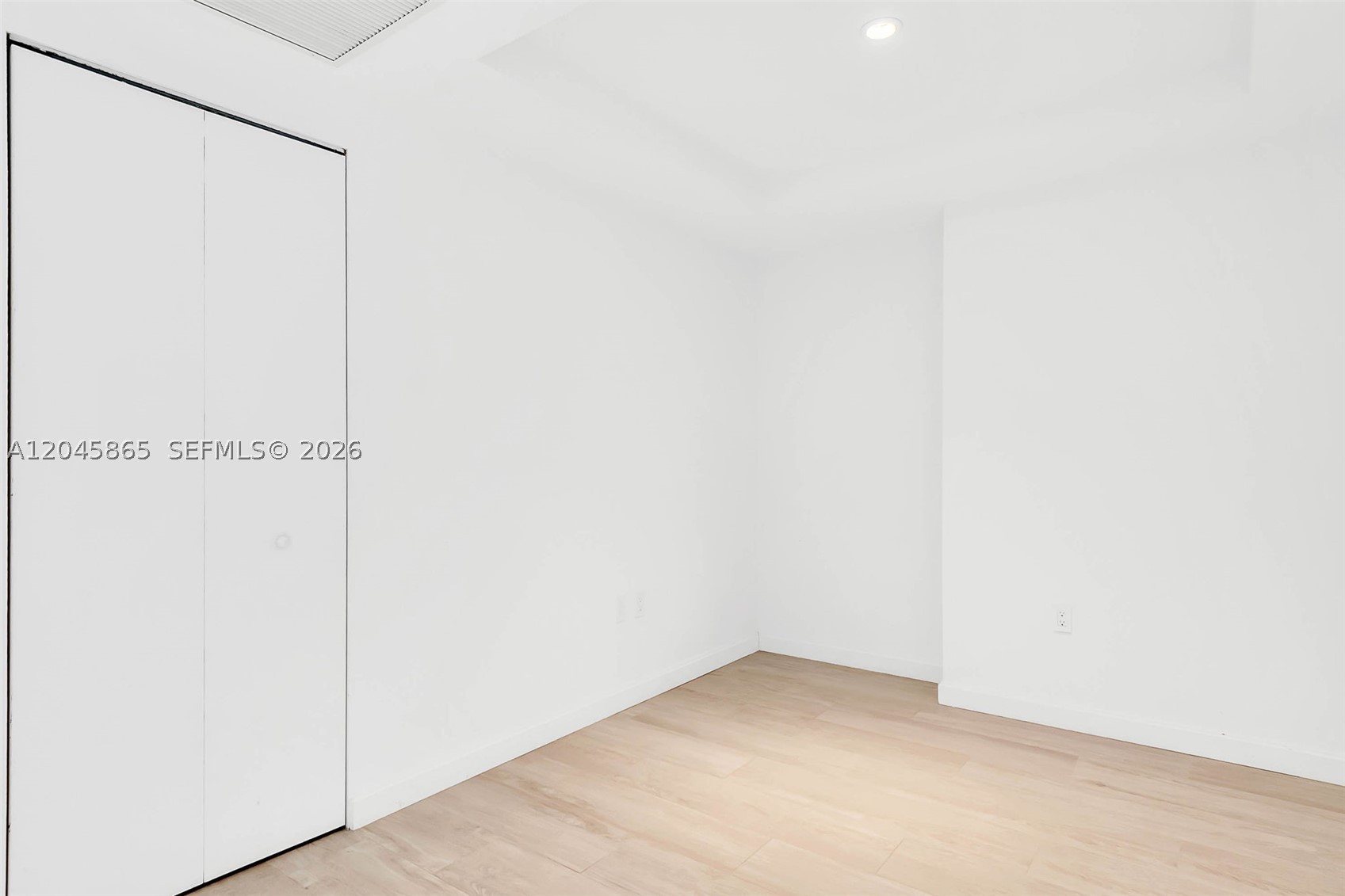 55 SW 9th St #3104, Miami FL 33130