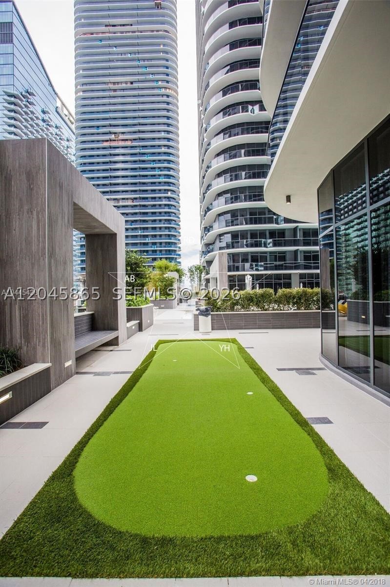 55 SW 9th St #3104, Miami FL 33130