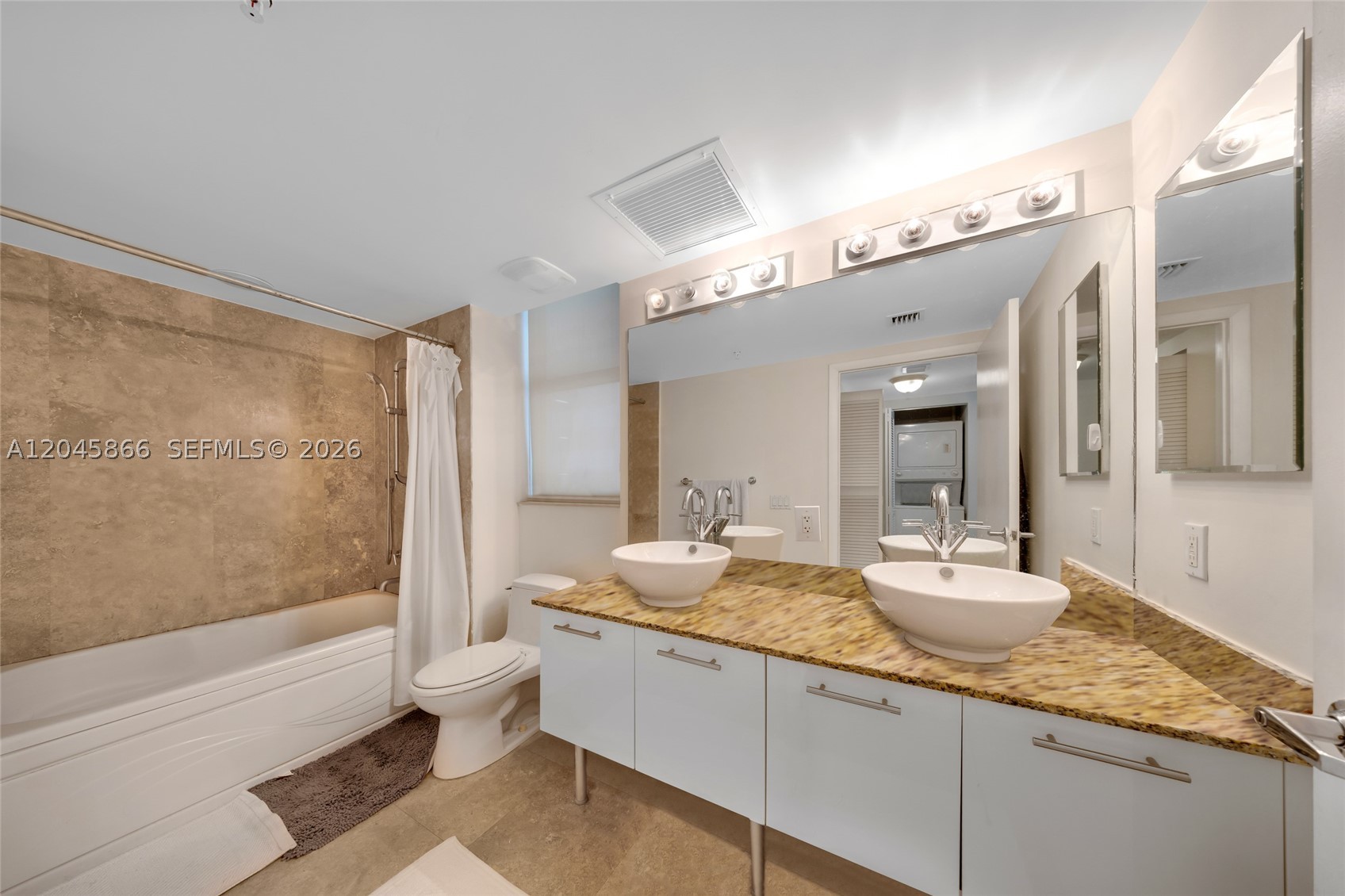 41 SE 5th St #502, Miami FL 33131