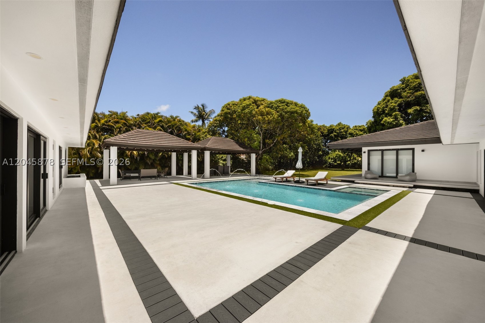 8960 SW 118th St, Miami FL 33176