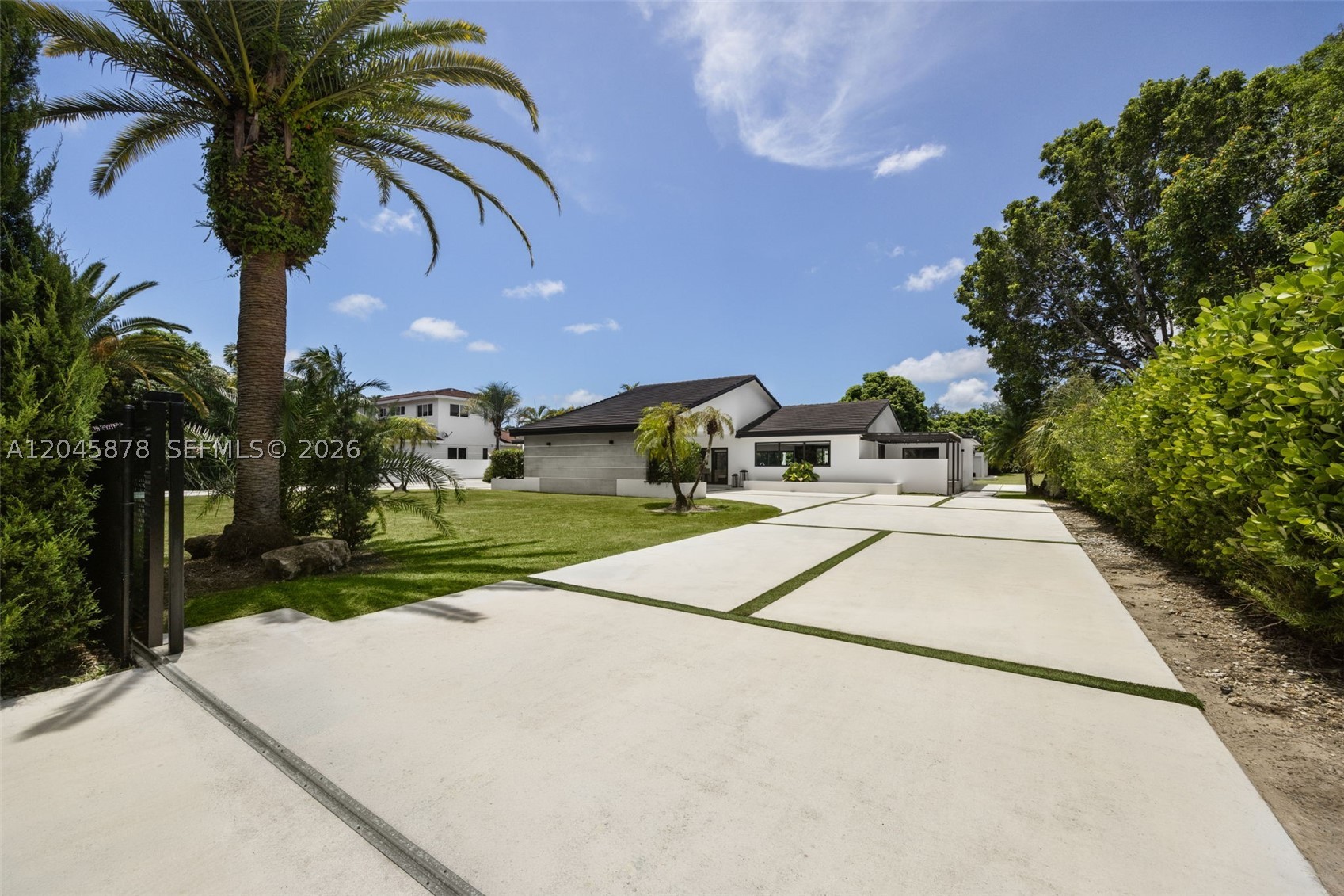 8960 SW 118th St, Miami FL 33176