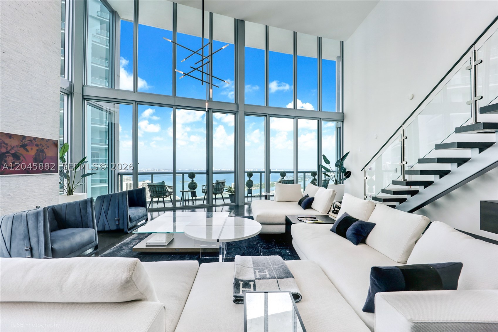 888 Biscayne Blvd #5112, Miami FL 33132