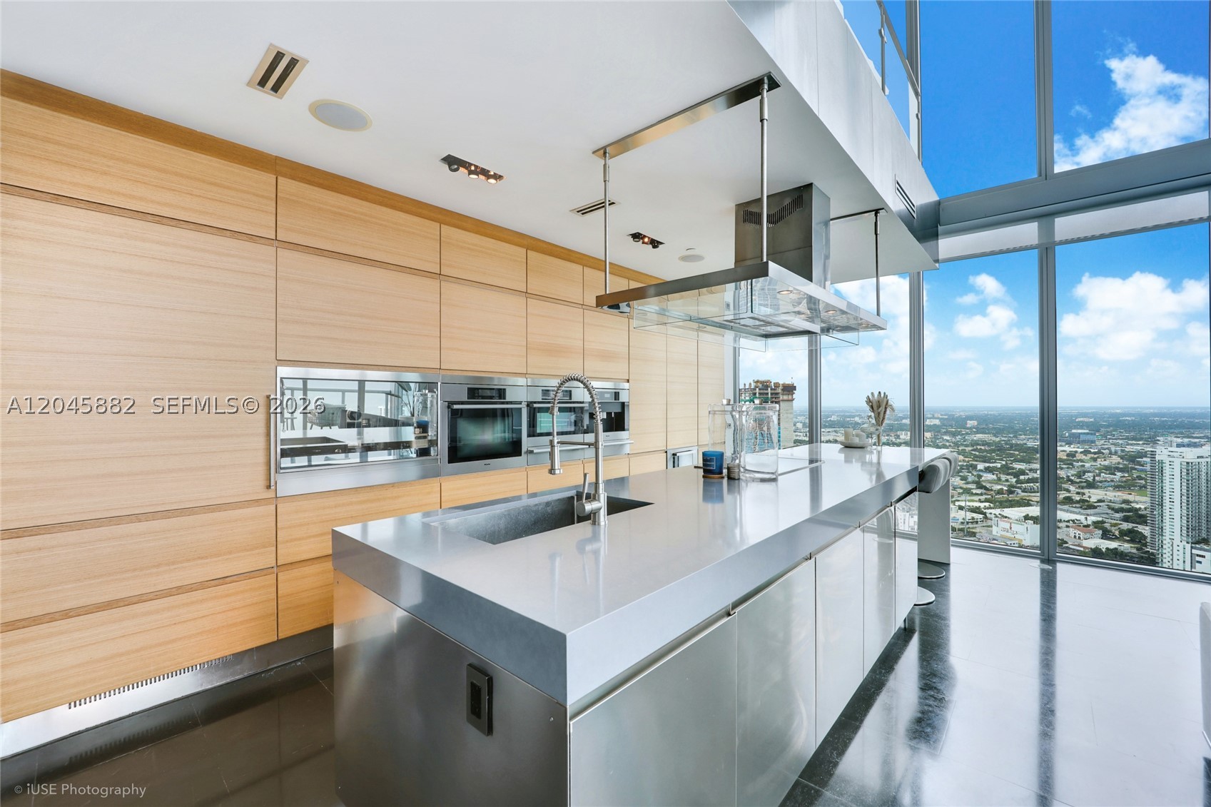 888 Biscayne Blvd #5112, Miami FL 33132